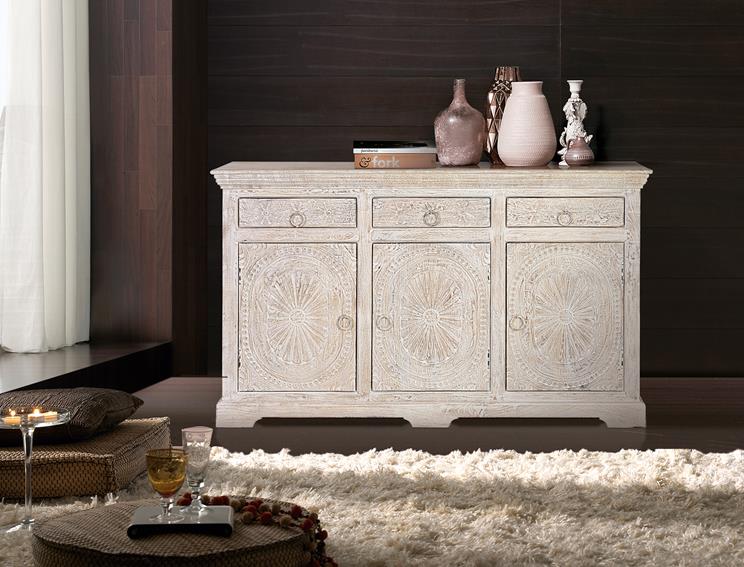 SIDEBOARD